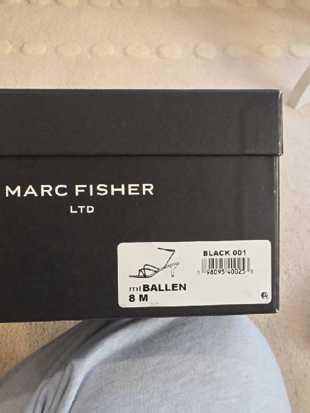 Marc Fisher Black Ballen Strappy Low Heel Sandal. Size 8 - Picture 10 of 10